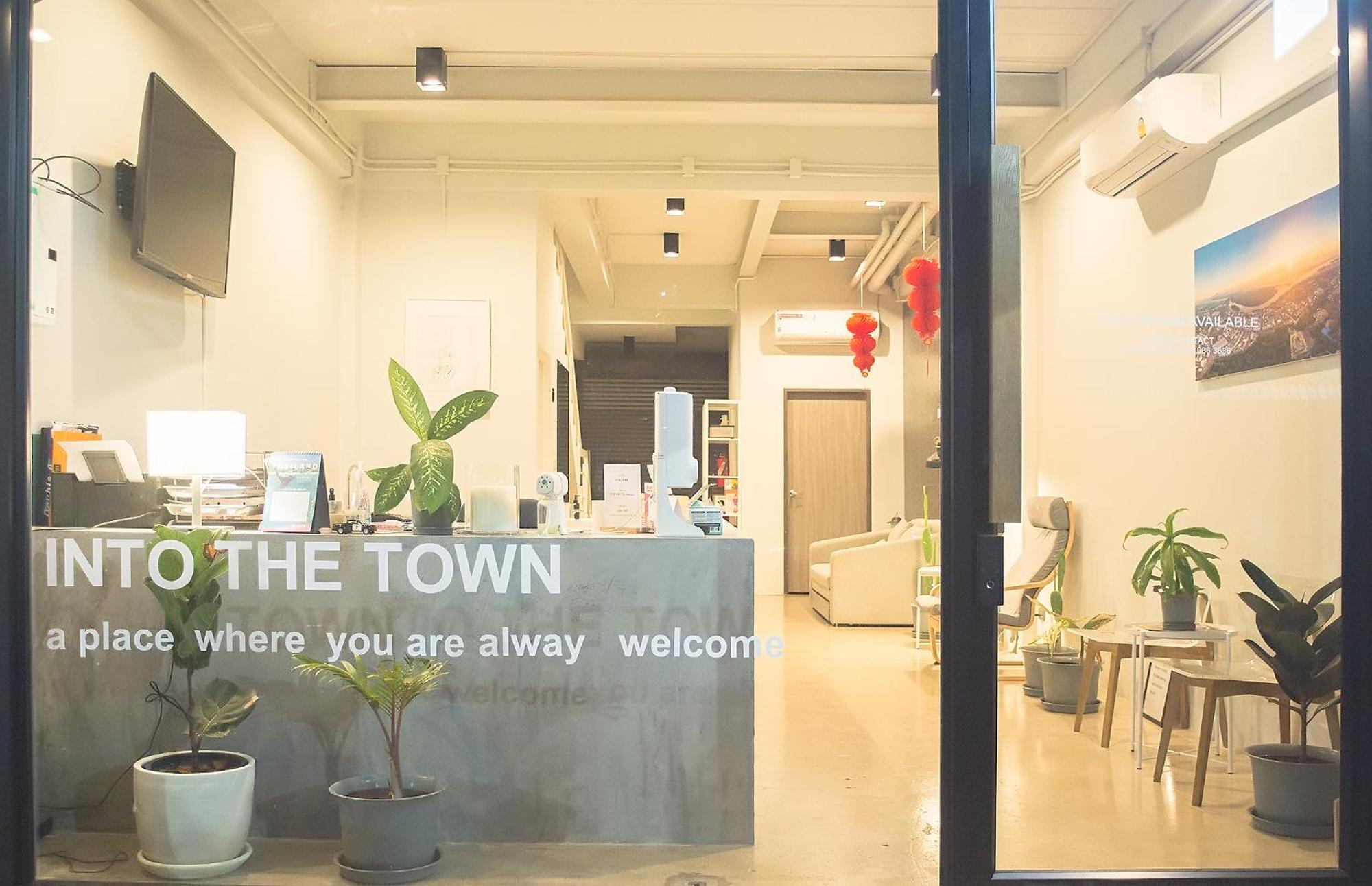 โรงแรม Into The Town 3*
