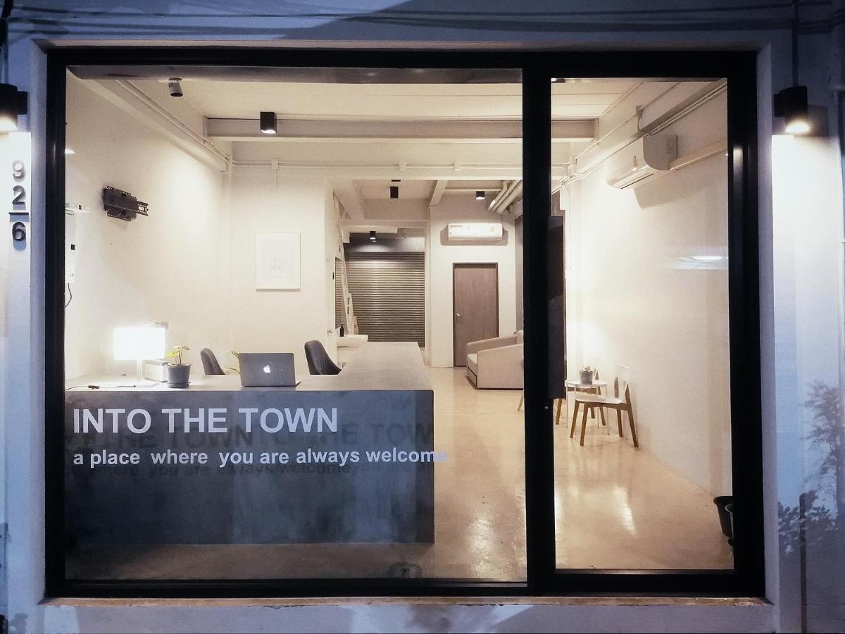 Into The Town 3*